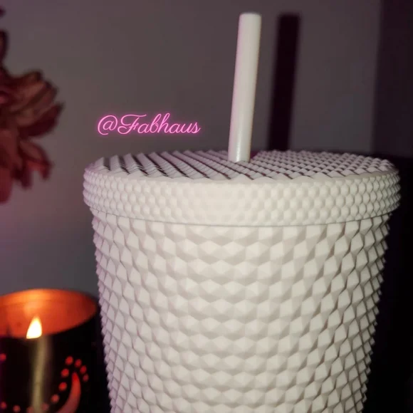 ☁️ Starbucks ☁️ Studded Matte White Venti Cold Tumbler - China Release 2022 - Picture 2 of 9